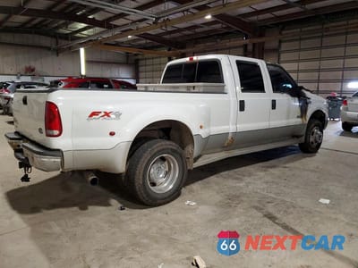 Trzecie zdjęcie samochodu z tyłu: 2005 FORD F350 SUPER DUTY VIN:1FTWW33P65EA62760 - miniatura