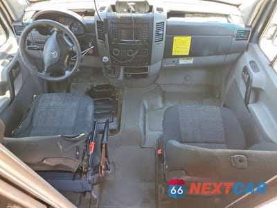 Zdjęcie 8 z 14 samochodu: 2018 MERCEDES BENZ SPRINTER 2500 VIN:WD3PE7CD4JP636608 - miniatura