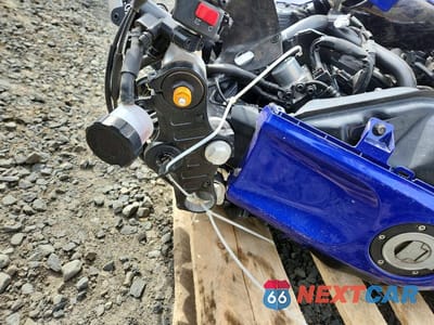 Zdjęcie 7 z 8 samochodu: 2025 YAMAHA YZFR7 VIN:JYARM38E5SA019214 - miniatura