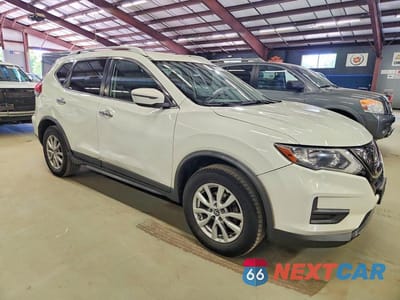 Czwarte zdjęcie samochodu z boku: 2018 NISSAN ROGUE SV VIN:KNMAT2MV3JP531196 - miniatura