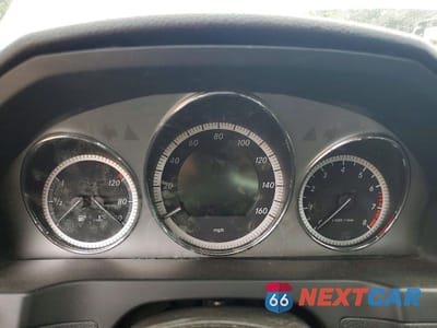 Zdjęcie 9 z 12 samochodu: 2010 MERCEDES-BENZ C 300 4MATIC VIN:WDDGF8BBXAR119767 - miniatura