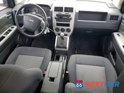 Zdjęcie 8 z 13 samochodu: 2008 JEEP COMPASS SPORT VIN:1J8FT47W58D519755 - miniatura