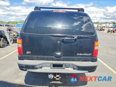 Zdjęcie 6 z 13 samochodu: 2003 CHEVROLET SUBURBAN K1500 VIN:3GNFK16T83G187622 - miniatura