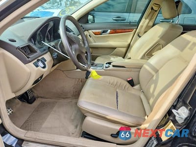 Zdjęcie 7 z 12 samochodu: 2011 MERCEDES-BENZ C 300 VIN:WDDGF5EB7BR158957 - miniatura