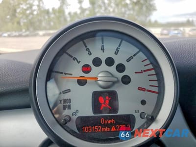 Zdjęcie 9 z 13 samochodu: 2007 MINI COOPER VIN:WMWMF33537TU62387 - miniatura