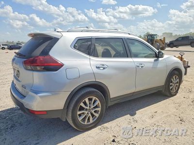 Trzecie zdjęcie samochodu z tyłu: 2019 NISSAN ROGUE S VIN:5N1AT2MT6KC733467 - miniatura