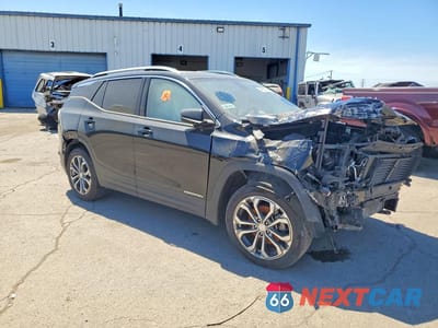 Czwarte zdjęcie samochodu z boku: 2019 GMC TERRAIN SLT VIN:3GKALPEXXKL380789 - miniatura