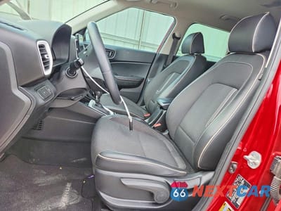 Zdjęcie 7 z 14 samochodu: 2024 HYUNDAI VENUE LIMITED VIN:KMHRC8A33RU294856 - miniatura
