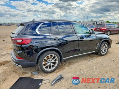 Trzecie zdjęcie samochodu z tyłu: 2021 BMW X5 XDRIVE40I VIN:5UXCR6C01M9F43779 - miniatura
