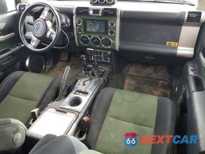 Zdjęcie 8 z 13 samochodu: 2011 TOYOTA FJ CRUISER BASE VIN:JTEBU4BF0BK111981 - miniatura