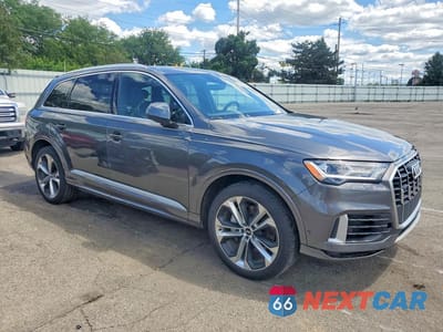 Czwarte zdjęcie samochodu z boku: 2020 AUDI Q7 PREMIUM PLUS VIN:WA1LXAF76LD004841 - miniatura
