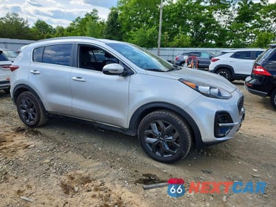 Czwarte zdjęcie samochodu z boku: 2021 KIA SPORTAGE S VIN:KNDP6CAC9M7936137 - miniatura
