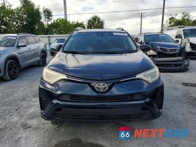 Piąte zdjęcie samochodu w środku: 2018 TOYOTA RAV4 LE VIN:JTMZFREV5JJ168386 - miniatura