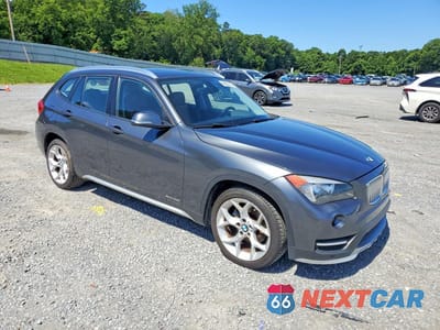 Czwarte zdjęcie samochodu z boku: 2015 BMW X1 XDRIVE28I VIN:WBAVL1C59FVY30740 - miniatura