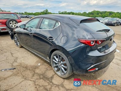 Drugie zdjęcie samochodu z przodu: 2024 MAZDA 3 PREFERRED VIN:JM1BPALMXR1714377 - miniatura