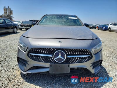 Piąte zdjęcie samochodu w środku: 2019 MERCEDES-BENZ A 220 VIN:WDD3G4EB2KW000906 - miniatura