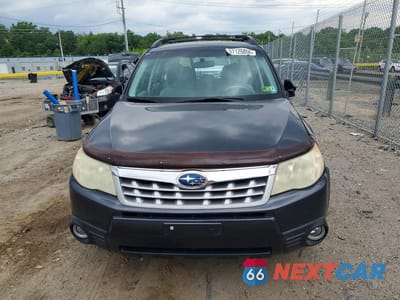 Piąte zdjęcie samochodu w środku: 2011 SUBARU FORESTER 2.5X VIN:JF2SHBBC2BH746220 - miniatura