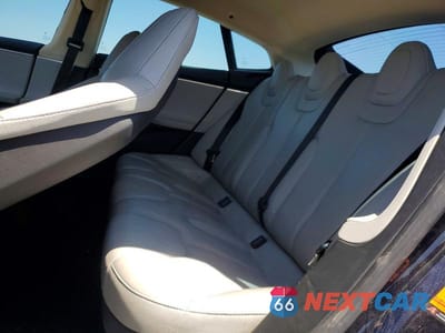 Zdjęcie 10 z 12 samochodu: 2014 TESLA MODEL S VIN:5YJSA1H15EFP51905 - miniatura