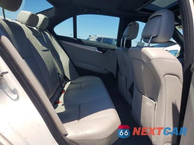 Zdjęcie 10 z 13 samochodu: 2014 MERCEDES-BENZ C 250 VIN:WDDGF4HBXEG245306 - miniatura