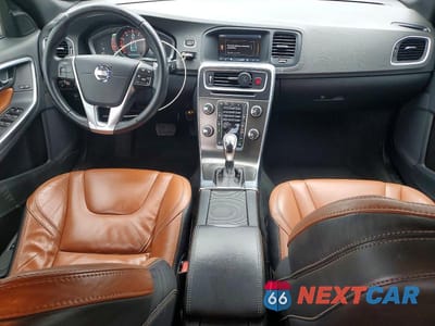 Zdjęcie 8 z 14 samochodu: 2015 VOLVO V60 PREMIER VIN:YV126MEB5F1188679 - miniatura