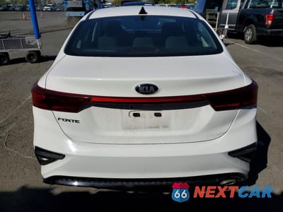 Zdjęcie 6 z 12 samochodu: 2021 KIA FORTE LXS VIN:3KPF24AD9ME302414 - miniatura