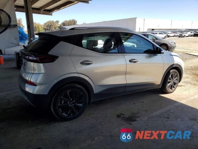 Trzecie zdjęcie samochodu z tyłu: 2023 CHEVROLET BOLT EUV LT VIN:1G1FY6S07P4199112 - miniatura