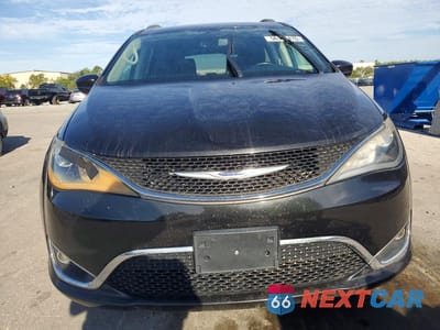 Piąte zdjęcie samochodu w środku: 2019 CHRYSLER PACIFICA TOURING L VIN:2C4RC1BG7KR731614 - miniatura