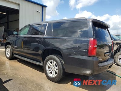 Drugie zdjęcie samochodu z przodu: 2018 CHEVROLET SUBURBAN C1500 LT VIN:1GNSCHKC5JR371326 - miniatura