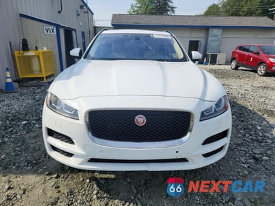 Piąte zdjęcie samochodu w środku: 2018 JAGUAR F-PACE PREMIUM VIN:SADCJ2FX6JA324936 - miniatura
