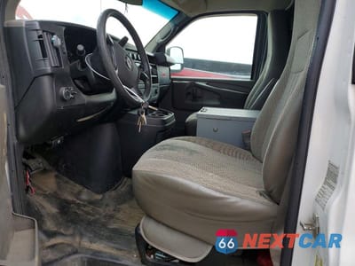 Zdjęcie 7 z 13 samochodu: 2015 GMC SAVANA G2500 VIN:1GTW7FCF4F1907586 - miniatura