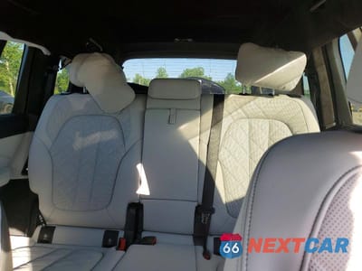Zdjęcie 10 z 14 samochodu: 2025 BMW X7 XDRIVE40I VIN:5UX23EM06S9X68120 - miniatura