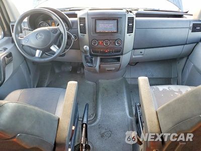 Zdjęcie 8 z 13 samochodu: 2014 MERCEDES-BENZ SPRINTER 2500 VIN:WDZPE7DC9E5831763 - miniatura