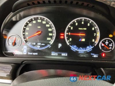 Zdjęcie 9 z 12 samochodu: 2013 BMW M5 VIN:WBSFV9C52DC773377 - miniatura