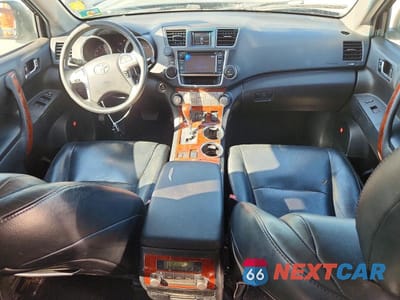 Zdjęcie 8 z 13 samochodu: 2013 TOYOTA HIGHLANDER LIMITED VIN:5TDDK3EH8DS271127 - miniatura