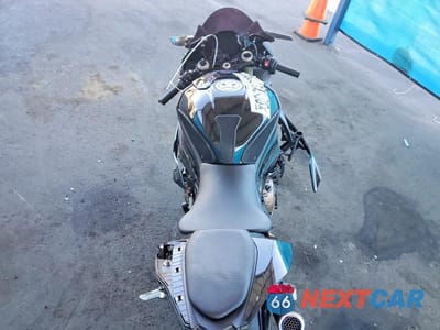 Zdjęcie 6 z 9 samochodu: 2022 BMW S 1000 RR VIN:WB10E2309N6G21556 - miniatura
