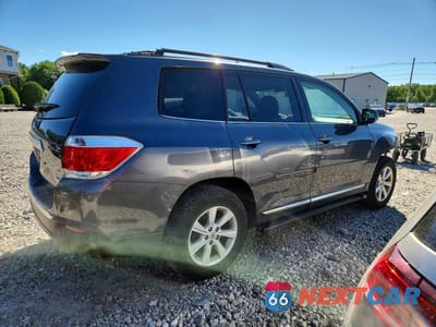 Trzecie zdjęcie samochodu z tyłu: 2013 TOYOTA HIGHLANDER PLUS VIN:5TDBK3EH8DS197361 - miniatura