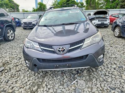 Piąte zdjęcie samochodu w środku: 2014 TOYOTA RAV4 XLE VIN:2T3RFREV8EW199767 - miniatura