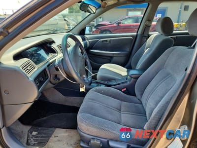 Zdjęcie 7 z 12 samochodu: 2001 TOYOTA CAMRY LE VIN:4T1BG22K41U053675 - miniatura