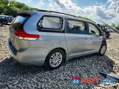 Trzecie zdjęcie samochodu z tyłu: 2012 TOYOTA SIENNA XLE 8-PASSENGER VIN:5TDYK3DC8CS190862 - miniatura