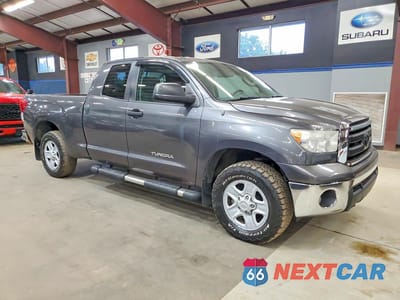 Czwarte zdjęcie samochodu z boku: 2012 TOYOTA TUNDRA DOUBLE CAB SR5 VIN:5TFUM5F1XCX034980 - miniatura
