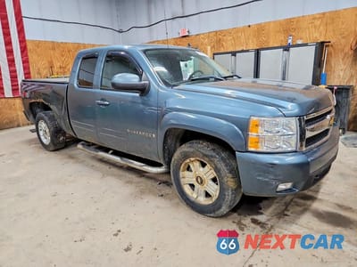 Czwarte zdjęcie samochodu z boku: 2007 CHEVROLET SILVERADO K1500 VIN:2GCEK19J371722157 - miniatura