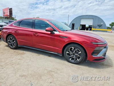 Czwarte zdjęcie samochodu z boku: 2024 HYUNDAI SONATA SEL VIN:KMHL64JA0RA376369 - miniatura