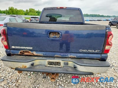 Zdjęcie 6 z 12 samochodu: 2005 CHEVROLET SILVERADO K1500 VIN:2GCEK13T451117264 - miniatura
