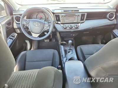 Zdjęcie 8 z 13 samochodu: 2015 TOYOTA RAV4 LE VIN:JTMZFREV7FJ038830 - miniatura