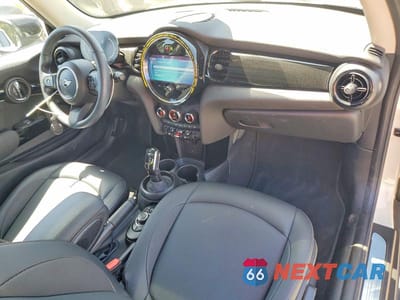 Zdjęcie 8 z 13 samochodu: 2022 MINI COOPER VIN:WMW33DH01N2R06070 - miniatura