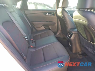 Zdjęcie 10 z 12 samochodu: 2023 KIA FORTE GT VIN:3KPF44AC7PE534919 - miniatura