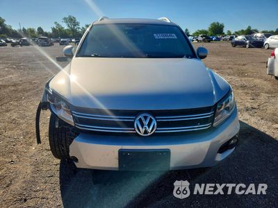 Piąte zdjęcie samochodu w środku: 2012 VOLKSWAGEN TIGUAN S VIN:WVGBV7AXXCW539771 - miniatura