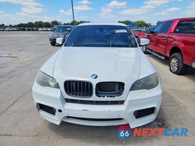Piąte zdjęcie samochodu w środku: 2010 BMW X6 M VIN:5YMGZ0C50ALK13081 - miniatura