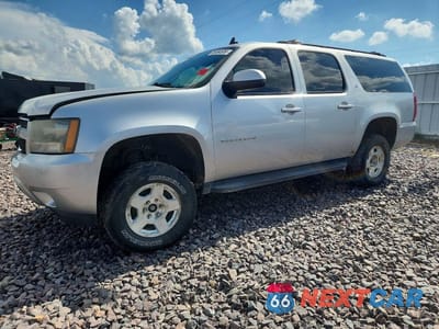 2010 CHEVROLET SUBURBAN K1500 LT 1GNUKJE38AR244469 - główne zdjęcie licytacji z USA - miniatura