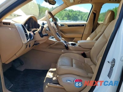 Zdjęcie 7 z 13 samochodu: 2016 PORSCHE CAYENNE VIN:WP1AA2A27GKA11877 - miniatura